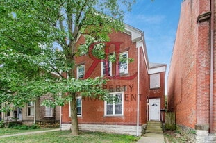 821 Oak St in Columbus, OH - Building Photo