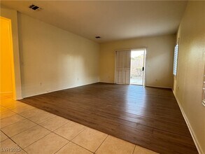 3025 Seaford Peak Dr in Henderson, NV - Building Photo - Building Photo