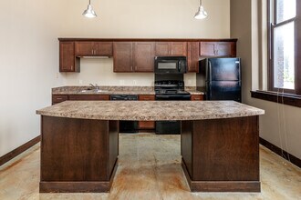 Rumely Lofts in Des Moines, IA - Foto de edificio - Interior Photo