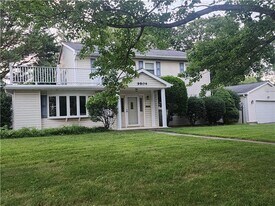 9804 Broad St in Bethesda, MD - Building Photo