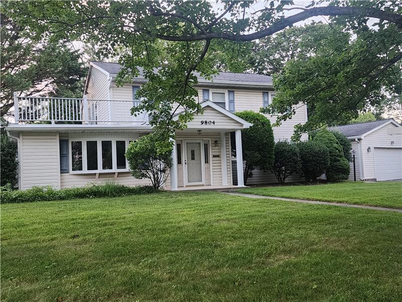 9804 Broad St in Bethesda, MD - Building Photo