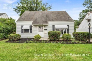 26450 Drakefield Ave in Euclid, OH - Building Photo