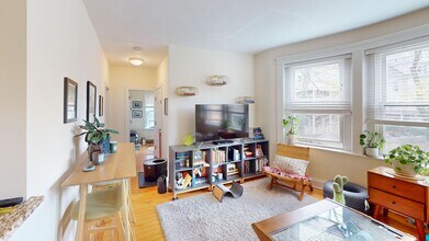 672 Washington St in Brookline, MA - Building Photo - Building Photo