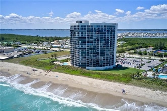 9650 S Ocean Dr in Jensen Beach, FL - Building Photo - Building Photo