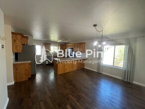 1941 Oakbrook Rd in Idaho Falls, ID - Building Photo - Building Photo
