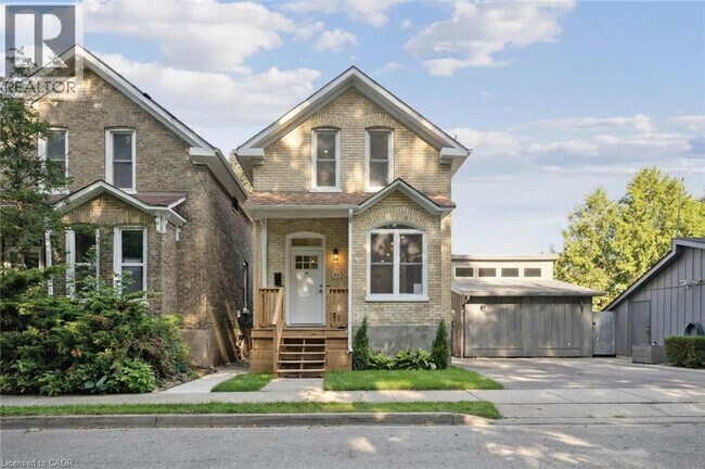 68 Spruce St in Cambridge, ON - Building Photo - Building Photo