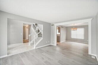 2609 Huntington Dr in Lake Orion, MI - Building Photo - Building Photo
