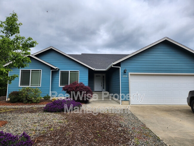 property at 2412 SE Waldon Ave