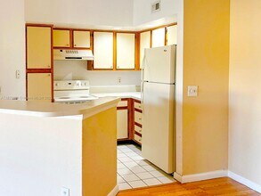12400 Vista Isles Dr in Plantation, FL - Building Photo - Building Photo