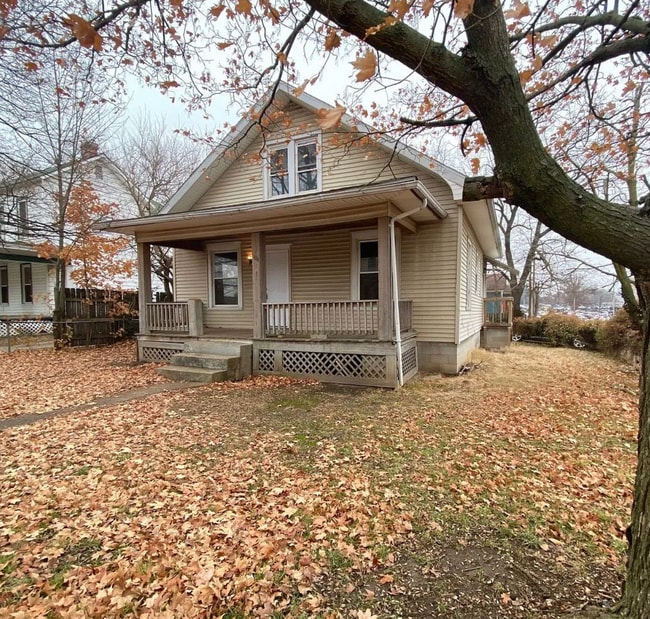 property at 1104 N Campbell Ave