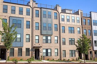 606 Noush Ct in Charlottesville, VA - Building Photo