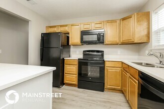 703 Lou Gehrig Cir in La Vergne, TN - Foto de edificio - Building Photo