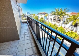 120 SW 37th Ave in Miami, FL - Building Photo - Building Photo