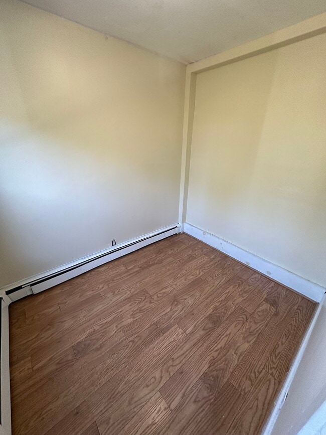 367 Maverick St, Unit 2, Unit 2