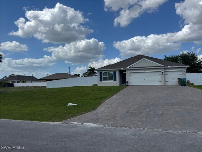 1621 NW 9th Terrace in Cape Coral, FL - Building Photo - Building Photo