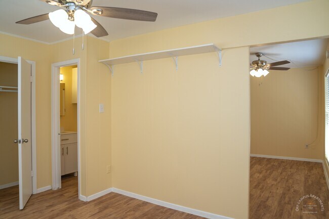 Envoy Apartments in Austin, TX - Foto de edificio - Building Photo