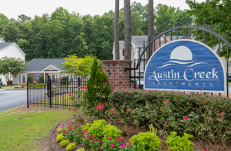 Austin Creek Apartments in Fayetteville, NC - Building Photo - Building Photo