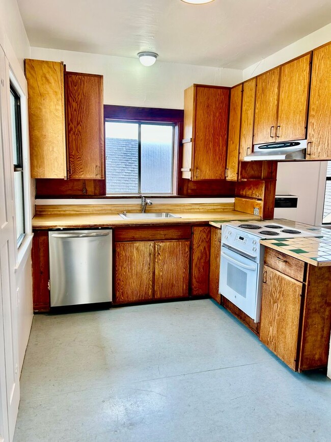 4193 Shafter Ave in Oakland, CA - Foto de edificio - Building Photo