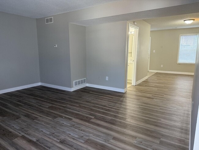 2204 Live Oak Ln in Columbia, MO - Building Photo - Building Photo