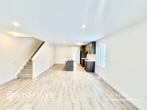 Pet-Friendly 4-Bedroom Detached Home with Garage & Backyard in Cambridge in Cambridge, ON - Building Photo - Building Photo