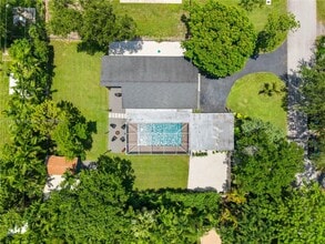 13800 SW 78th Pl in Palmetto Bay, FL - Building Photo - Building Photo