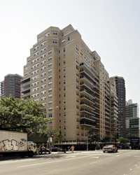 New York Towers in New York, NY - Foto de edificio - Building Photo