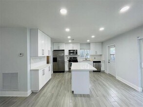 2231 SW 14th St in Fort Lauderdale, FL - Building Photo - Building Photo