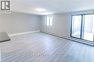 4422 Huron St in Niagara Falls, ON - Building Photo - Building Photo