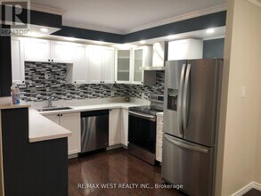 6-526 Humberline Dr in Toronto, ON - Building Photo - Building Photo