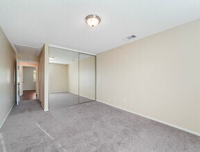 10328 Cook Rd in Houston, TX - Foto de edificio - Building Photo