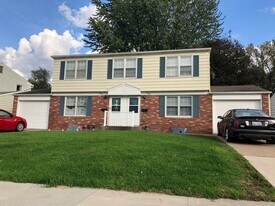 2630 Kennedy Dr in East Moline, IL - Building Photo