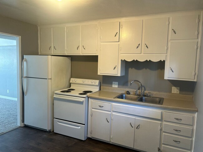 property at 1016 Forest Ct