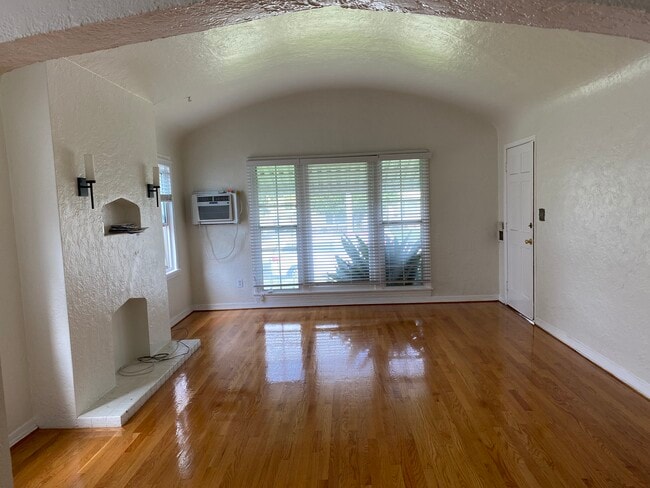 448 N Alta Vista Blvd in Los Angeles, CA - Building Photo - Building Photo