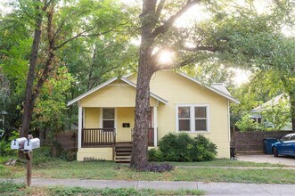 1703 Maple Ave in Austin, TX - Building Photo - Building Photo