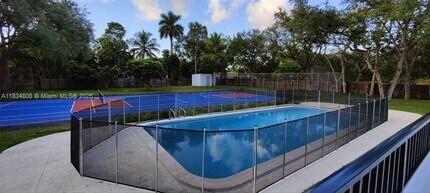 9811 SW 96th St in Miami, FL - Building Photo - Building Photo