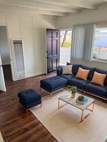 320 7th St, Unit 7 in Seal Beach, CA - Building Photo