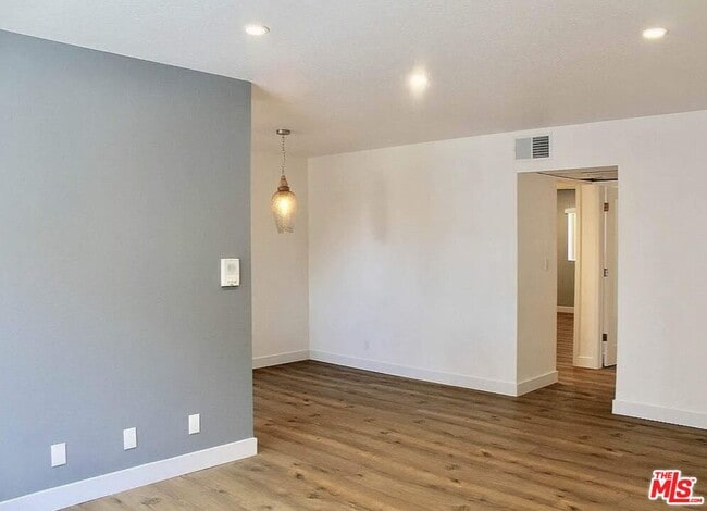 property at 1547 N Edison Blvd