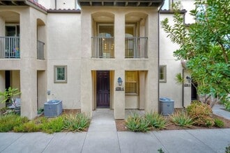 4336 Harbor Way in Oceanside, CA - Foto de edificio - Building Photo