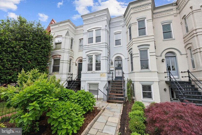 311 Massachusetts Ave NE in Washington, DC - Building Photo - Building Photo