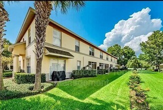 3872 Mariner Dr in St. Petersburg, FL - Foto de edificio - Building Photo