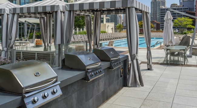 550 W Kinzie St in Chicago, IL - Building Photo - Building Photo