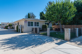 2518 Orange Ave in Costa Mesa, CA - Building Photo - Building Photo