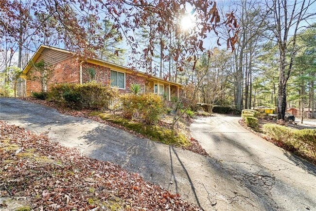 648 Cativo Dr SW in Atlanta, GA - Building Photo - Building Photo
