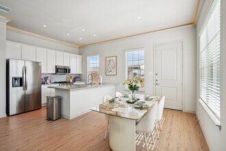 The Reserve at Red Oak in Red Oak, TX - Foto de edificio - Building Photo