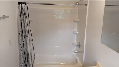 803 E Hart St, Unit 805 (right) in Groveland, FL - Building Photo - Building Photo