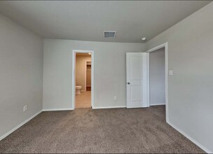 5721 Verracio Ct in San Antonio, TX - Foto de edificio - Building Photo