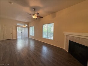 10630 Calico Mountain Ave, Unit 103 in Las Vegas, NV - Foto de edificio - Building Photo