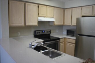 13929 Fairway Island Dr in Orlando, FL - Building Photo - Building Photo