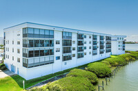 Rock Pointe in Cocoa Beach, FL - Foto de edificio - Building Photo