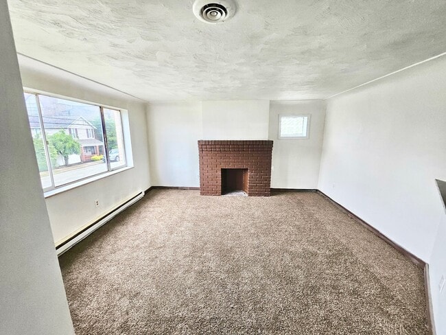415 N 4th St in Clairton, PA - Building Photo - Building Photo